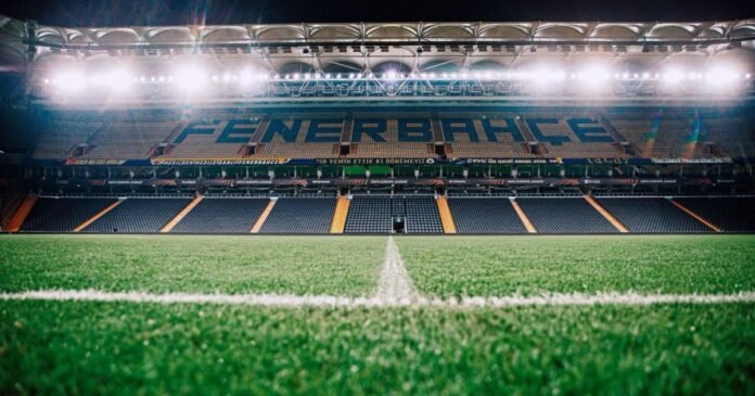 Fenerbahçe x Slavia Praga: escalações e onde assistir à Champions League