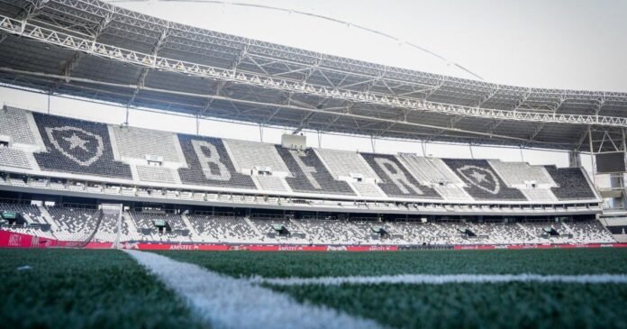 Vasco x Flamengo: escalações e onde assistir ao jogo do Brasileirão