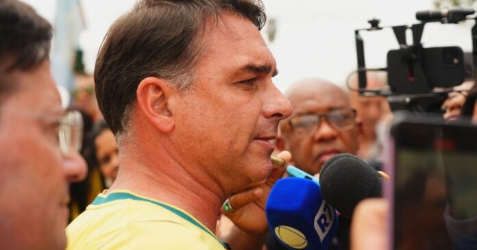 TSE mantém post que diz que Flávio quer barrar canetas emagrecedoras no SUS