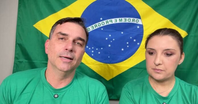 Campanha de Flávio propõe transição de 2 anos no Bolsa Família