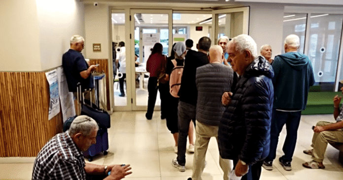 Israel registra maior participação eleitoral inicial em 45 anos