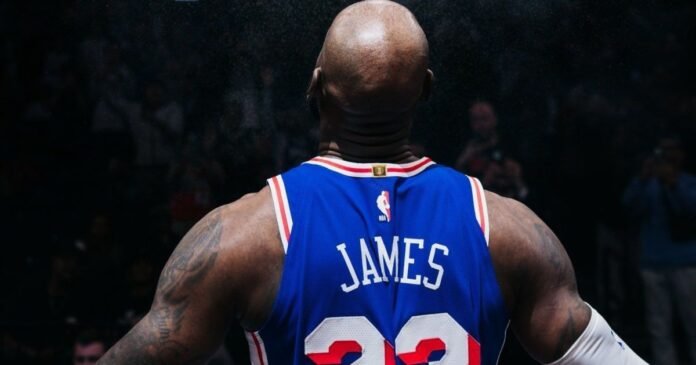 LeBron James diz que atuação como pivô é temporária: “Temos Embiid, um MVP”