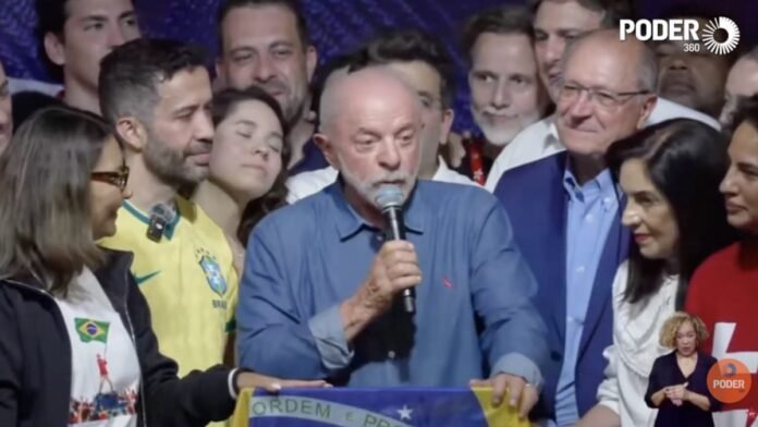 Lula exalta transformação digital e diz que ganhou um celular