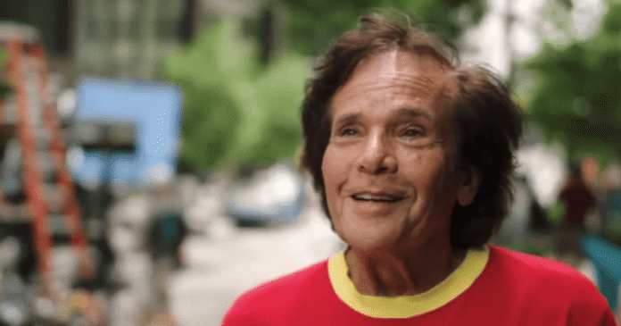 Michael Gray, ator de “Shazam!”, morre aos 75 anos, diz site