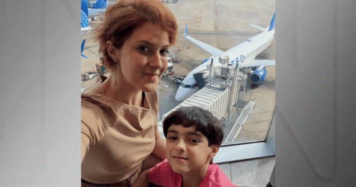 Viúva de Lito Sousa homenageia marido em aeroporto: “Você é imortal”
