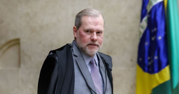 Dias Toffoli, ministro do TSE e do STF, vota no 2º turno em Brasília