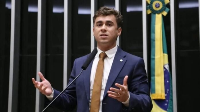 Nikolas posta que Flávio saiu do país e depois edita: “Supostamente”