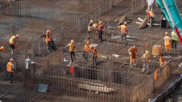 SP registra mais de 173 mil vagas na construção civil em 2026