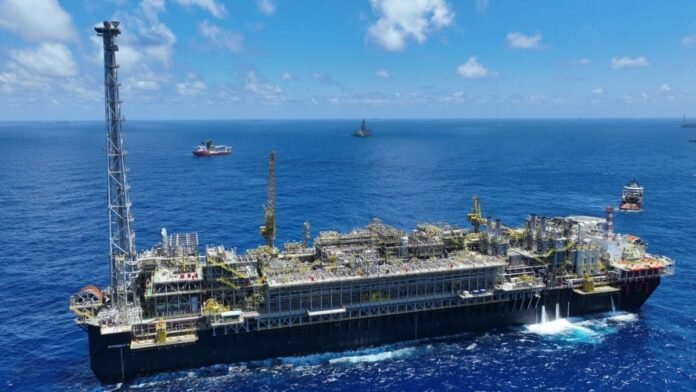 Petrobras tem recordes de produção de óleo, gás e diesel no 3º tri