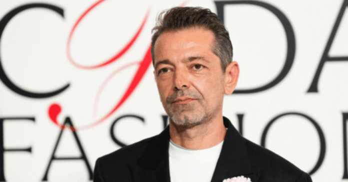 Versace volta à alta-costura após 10 anos com estreia de Pieter Mulier