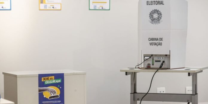 Eleitores de Itaguaí, no Rio, votam domingo também para prefeito