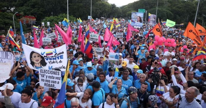 Venezuelanos exigem eleições e fazem maior protesto contra governo em anos