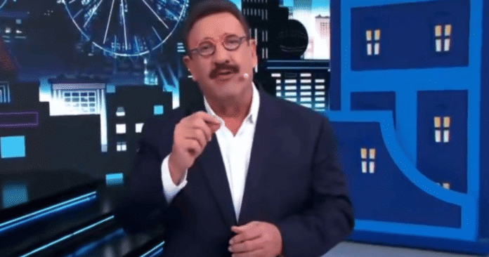 Ratinho ganha protagonismo na campanha de Flávio Bolsonaro