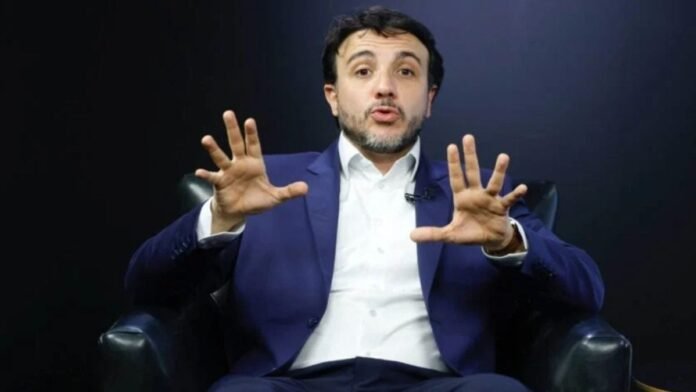 Renan Santos pede que direita não vá a atos pró-Flávio