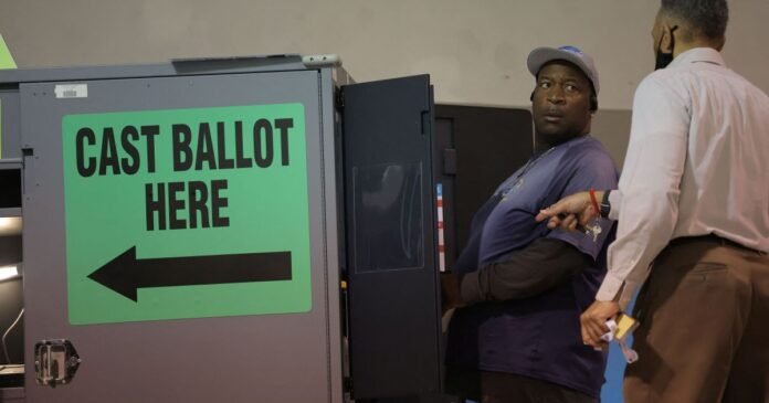 Midterms: Justiça dos EUA determina que FBI e ICE não fiscalizarão eleições