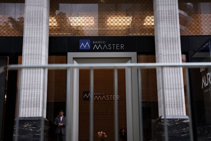 Análise: Adiamentos de depoimentos marcam caso Master