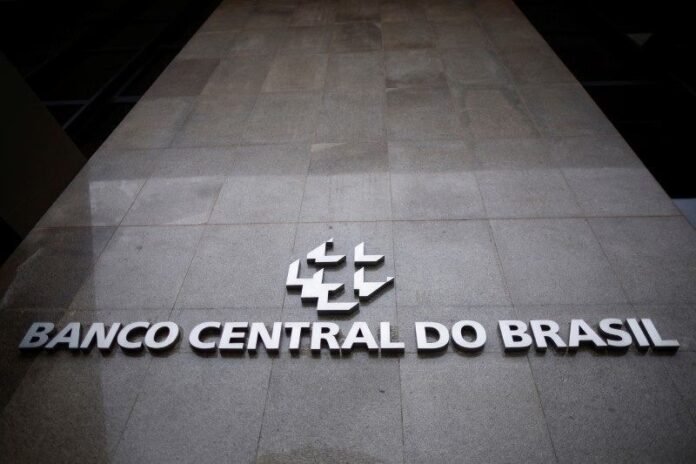 BC diz que número de endividados de “risco” sobe 75% e soma 20,3 milhões