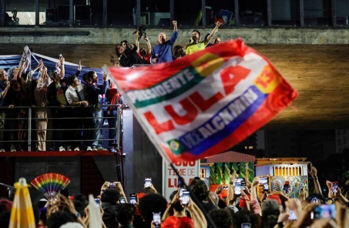 Investidores esperam queda das ações e do real após reeleição de Lula
