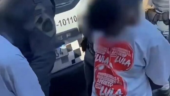 TSE manda remover posts de detidos com camisetas de Lula