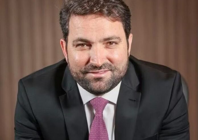Advogado amigo de Flávio movimentou R$ 5 bi em bets em 2025, diz Fazenda